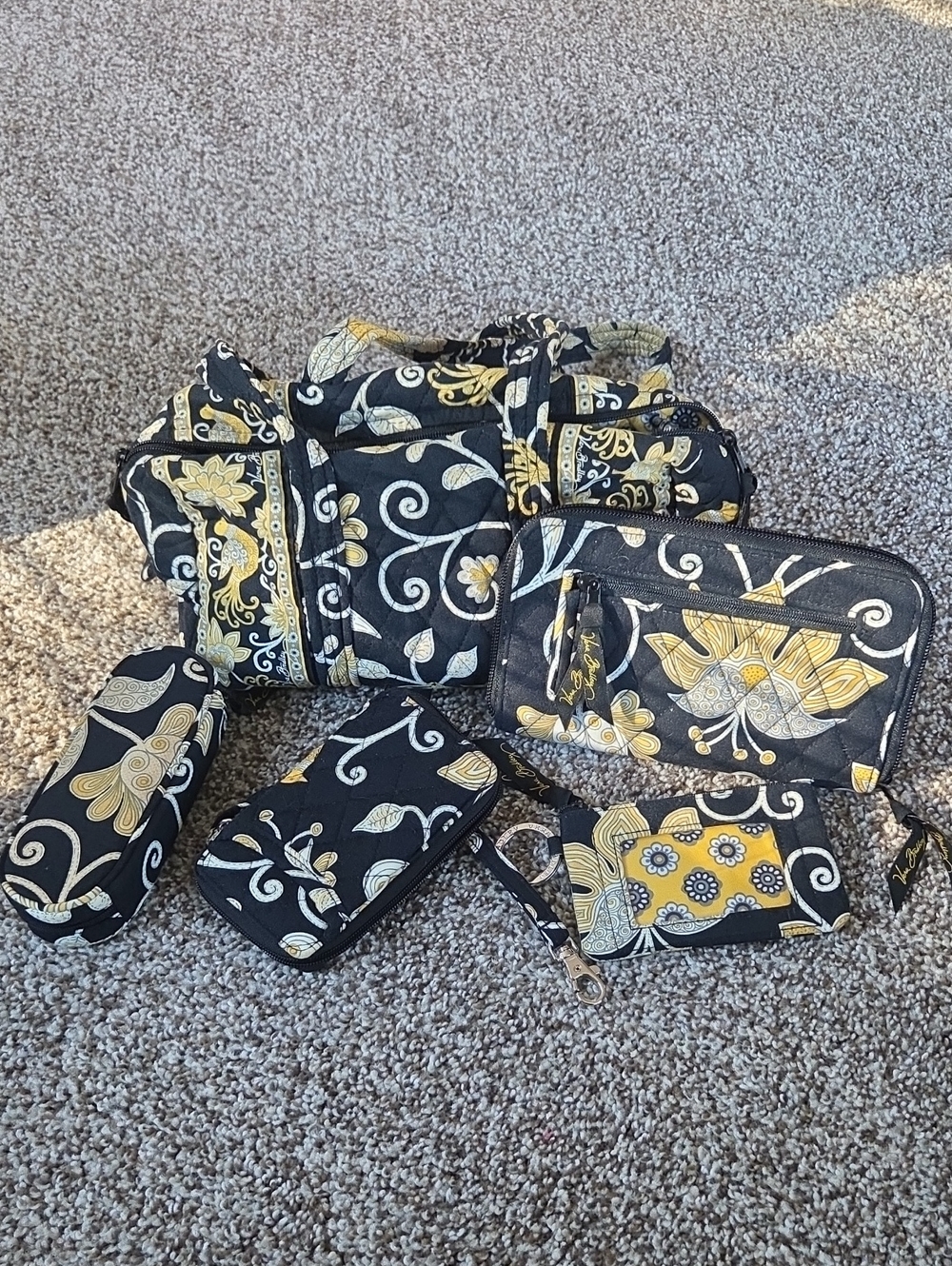 Vera Bradley small Black and Yellow Paisley Quilted Bag ( 5pc Set.)